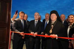 Ζωγράφειο Λύκειο: Εγκαίνια του ανακαινισμένου κτιρίου από τον Οικουμενικό Πατριάρχη, παρουσία των δωρητριών τραπεζών - Financial Report