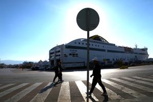 Η ελληνική ακτοπλοΐα σε σταυροδρόμι: Περιβαλλοντικές υποχρεώσεις και υψηλό κόστος πιέζουν τα δρομολόγια - FinanceNews.gr