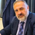 Δημητροκάλλης – Ο Μητσοτάκης ασκεί διπλωματία «όπου φυσάει ο άνεμος», φέρεται και άγεται επικοινωνιακά