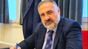 Δημητροκάλλης – Ο Μητσοτάκης ασκεί διπλωματία «όπου φυσάει ο άνεμος», φέρεται και άγεται επικοινωνιακά