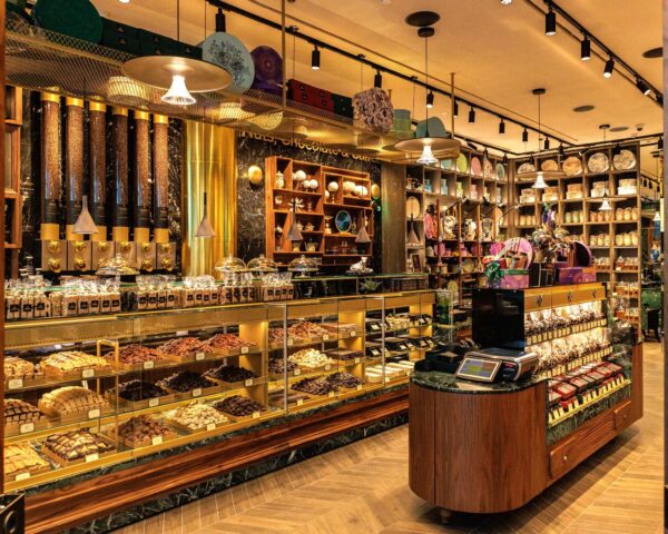 Carpo: Άνοιξε το πρώτο του κατάστημα στο Άμπου Ντάμπι