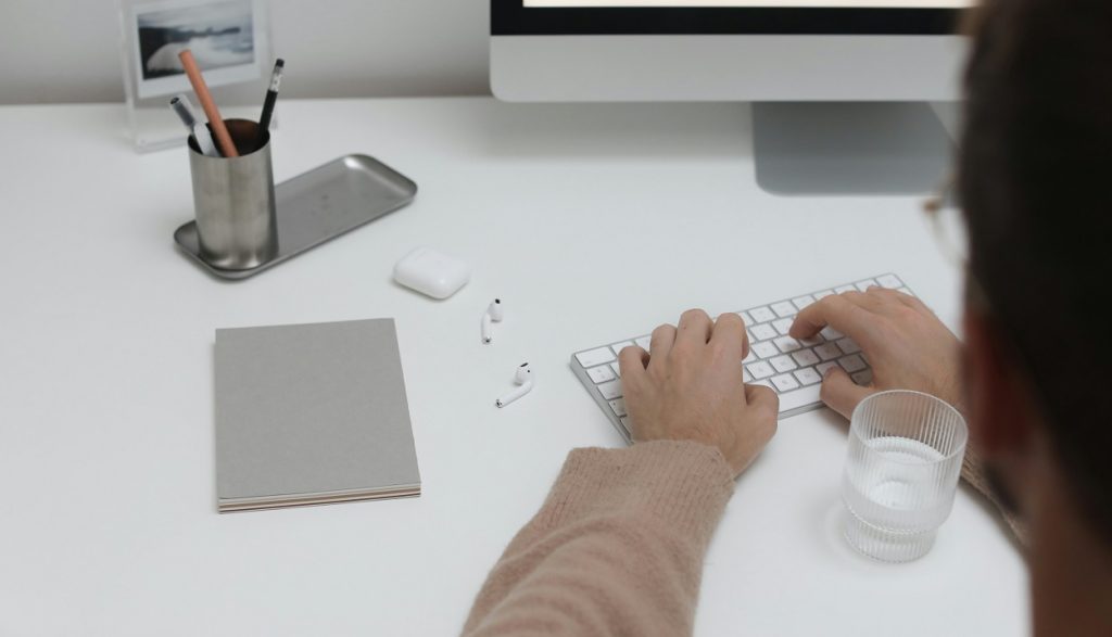 Η Ελλάδα χάνει τους ειδικούς – Η αγορά απορροφά μόνο ανειδίκευτους - FinanceNews.gr