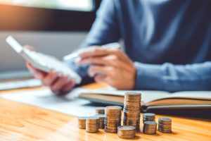 ΗΠΑ: Στο 2,9% ο πληθωρισμός – Αγκάθι τα τρόφιμα και η στέγαση