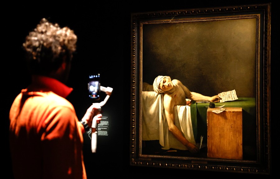 Η Γαλλία παραδέχεται την «αποτυχία» της, μετά την 7λεπτη ληστεία στο Λούβρο - FinanceNews.gr