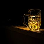 Η μπίρα «ξεθύμανε» το 2025: Πτώση πωλήσεων έως 4%, συγκρατημένες προσδοκίες για το 2026 - FinanceNews.gr