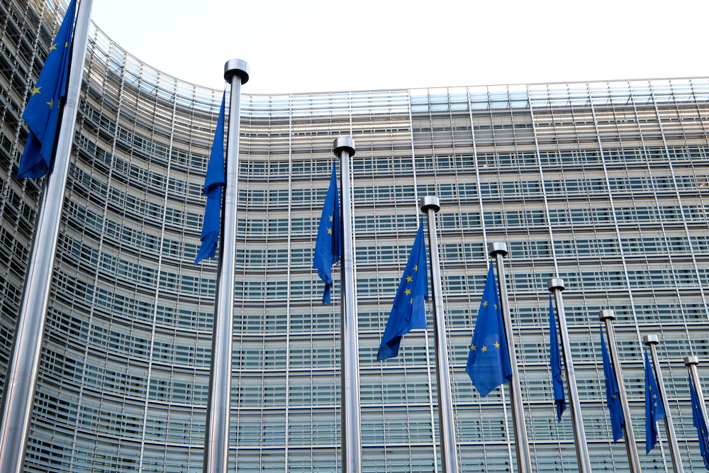 Η Ευρωπαϊκή Επιτροπή διαπιστώνει προκαταρκτικά ότι το TikTok και η Meta παραβιάζουν τις υποχρεώσεις διαφάνειας που υπέχουν βάσει της πράξης για τις ψηφιακές υπηρεσίες