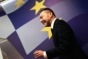 Έκρηξη επενδύσεων έως το 2027 προβλέπει ο Γιάννης Στουρνάρας - FinanceNews.gr