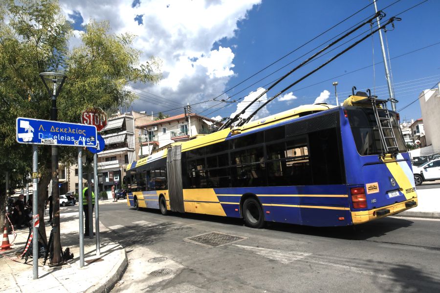 Τρόλεϊ: Ξεκινά το ξήλωμα των ανενεργών στύλων από το κέντρο της Αθήνας και το Ψυχικό - FinanceNews.gr