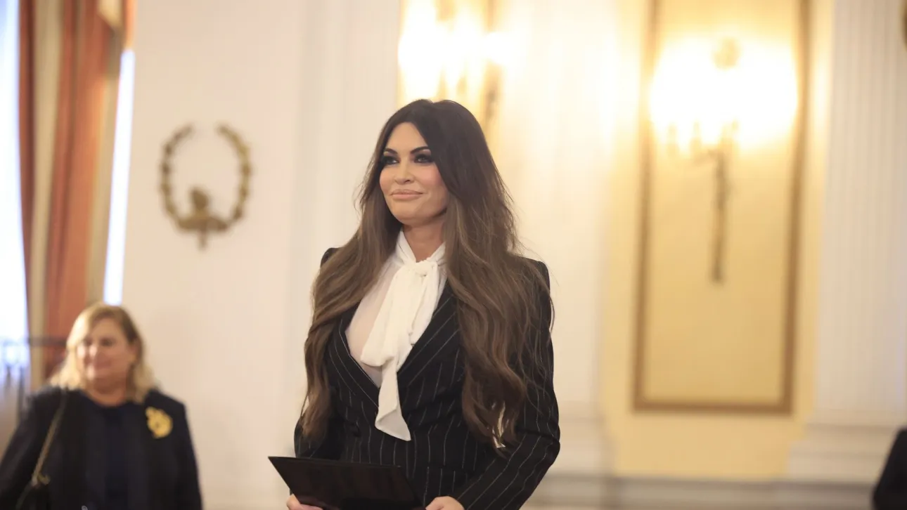 Θεοδωρικάκος – Γκίλφοϊλ στην Ελευσίνα: Τα αμερικανικά σχέδια για το λιμάνι - FinanceNews.gr