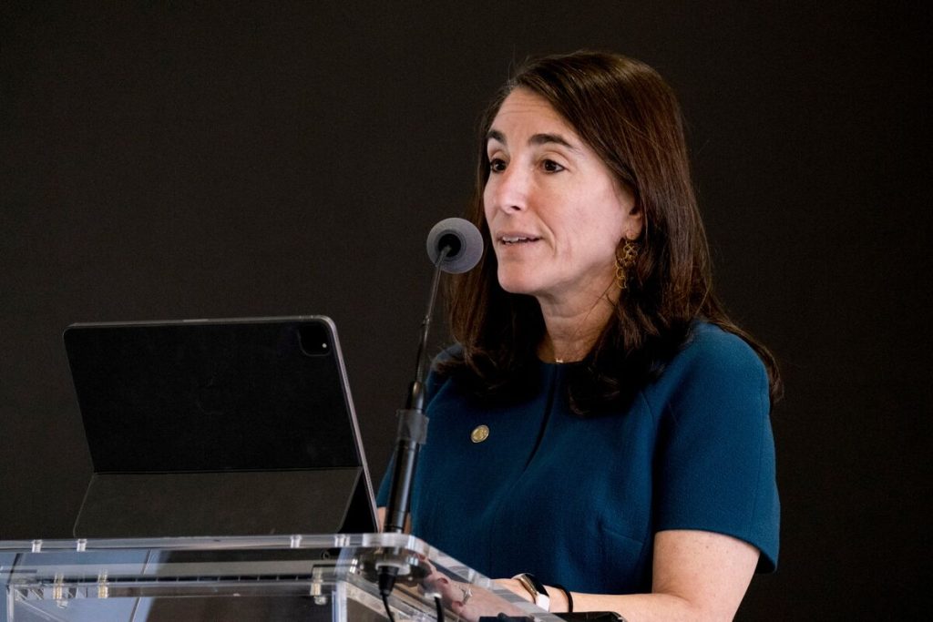 Προειδοποίηση Χάμακ: Η Fed κινδυνεύει να ενισχύσει τον πληθωρισμό και το risk-taking - FinanceNews.gr