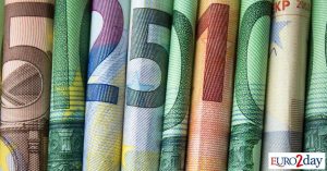 Σταθερό το ευρώ με το βλέμμα σε κρίσιμα στοιχεία