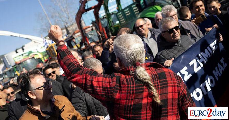 Αγρότες: Αν δεν δουν χρήματα θα κλιμακώσουν τον αγώνα τους