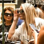 Πόσα και πού θα ξοδέψουν οι Ελληνες τα Χριστούγεννα