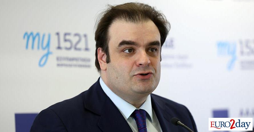 Πιερρακάκης: Προτεραιότητα η αφαίρεση εμποδίων σε οικογένειες και νέους