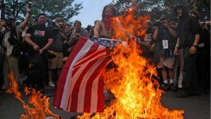 Οι ΗΠΑ στα πρόθυρα εσωτερικής σύγκρουσης - Τα δύο αντίπαλα στρατόπεδα έχουν ήδη διαμορφωθεί