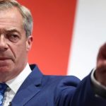 Farage για νόμιμη μετανάστευση: Το κύριο πρόβλημα για τη βρετανική οικονομία – Αυστηρότερα μέτρα ή καταστροφή