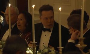 Δείπνο Τραμπ: Οταν η τεχνολογία, το ποδόσφαιρο και η πολιτική συναντούν την αραβική δυναστεία - Financial Report