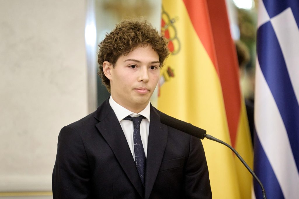 Χρυσό μετάλλιο τιμής στον 21χρονο Έλληνα kite surfer για διάσωση στη Χαλκιδική - FinanceNews.gr