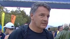 42ος Μαραθώνιος - Στους δρομείς ο πρώην πρωθυπουργός της Ιταλίας M. Renzi: Αποφάσισα να πετύχω τον μεγάλο στόχο μου