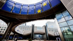 The establishment in Brussels is breaking - The far-right sweeps the European Parliament - Historic defeat for the center