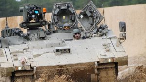 Τρέμουλο, εμετός, νοσοκομείο: Πώς ένα βρετανικό τεθωρακισμένο προκάλεσε χάος στις... στρατιωτικές ασκήσεις