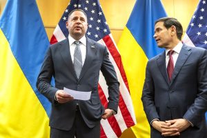 Ουκρανία: Ο στενότερος συνεργάτης του Ζελένσκι παραιτείται εν μέσω έρευνας για διαφθορά - FinanceNews.gr