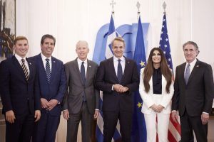 Στο Μαξίμου οι υπουργοί Ενέργειας και Εσωτερικών των ΗΠΑ – Ενίσχυση της στρατηγικής συνεργασίας Ελλάδας-ΗΠΑ - FinanceNews.gr