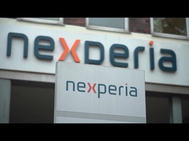 Κίνα: Επανεκκινούν τις εξαγωγές τσιπ Nexperia, ανακουφίζοντας τις αυτοκινητοβιομηχανίες