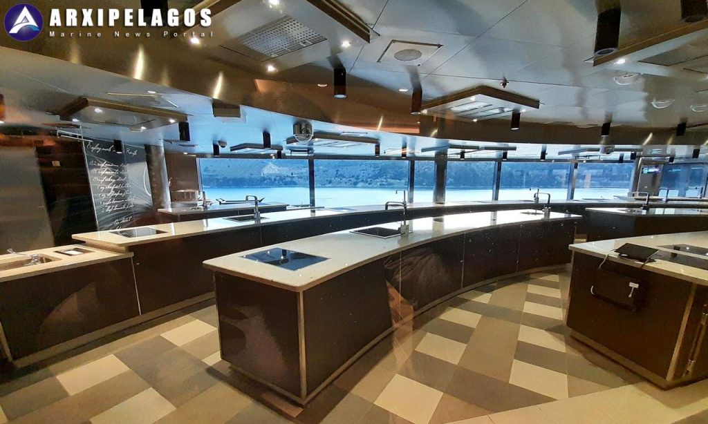 Seven Seas Grandeur CULINARY ARTS KITCHEN