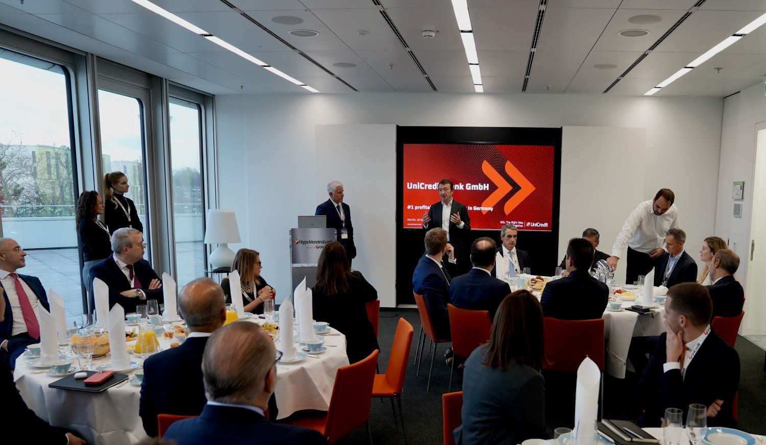 Alpha Bank και UniCredit ενισχύουν περαιτέρω τη διασυνοριακή τους συμμαχία και προωθούν την κοινή στρατηγική τους ατζέντα - FinanceNews.gr