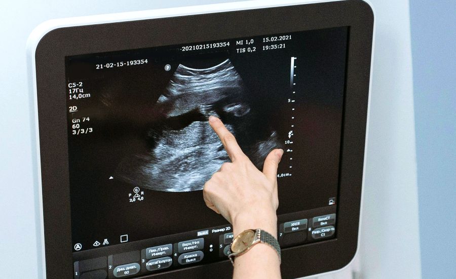 Η Ευρώπη στη δίνη της συζήτησης για τις αμβλώσεις: Η Διεθνής Αμνηστία προειδοποιεί - FinanceNews.gr