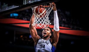 Σκηνές από ταινία: Ο Γιάννης Αντετοκούνμπο κυνηγά κλέφτη και καταλήγει με μαυρισμένο μάτι (video) - FinanceNews.gr