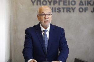 Φλωρίδης: Οι κληρονόμοι δεν θα αναγκάζονται να αποποιηθούν κληρονομιά για να μην επωμισθούν χρέη