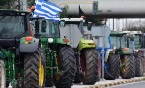 Έτοιμοι για μπλόκα αγρότες και κτηνοτρόφοι - Πανελλαδική σύσκεψη την Κυριακή (23/11) στη Νίκαια Λάρισας