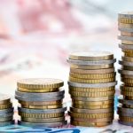 Κατατέθηκε ο προϋπολογισμός 2026 - Παροχές 1,76 δισ. ευρώ, ανάπτυξη 2,4%, πληθωρισμός 2,2% - Το «πόρισμα» του Δημοσιονομικού Συμβουλίου