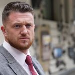 Κατέρρευσε η πολιτική σκευωρία - Αθώος ο Tommy Robinson για τις κατηγορίες περί «τρομοκρατίας»