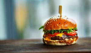 ﻿ Συνωστισμός από διεθνείς αλυσίδες fast food: «Οι νόστιμες ειδήσεις είναι καθ’ οδόν» - FinanceNews.gr