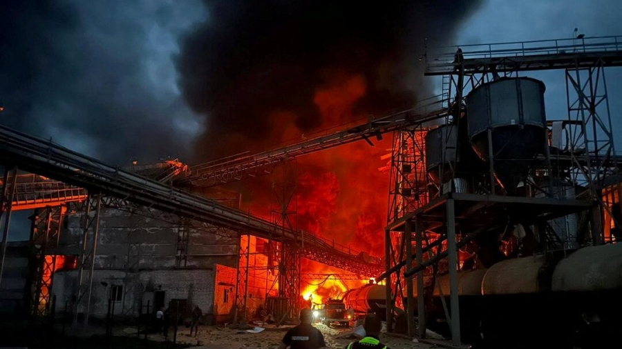 Το Ternopil στις φλόγες: Η Ρωσία με 7 καταιγιστικούς «Kodiak» συνέτριψε ουκρανικούς στρατιωτικούς στόχους (vid)