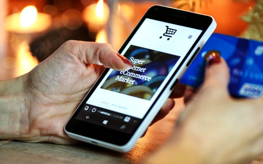 Ηλεκτρονικές συναλλαγές χωρίς κινδύνους: Όσα πρέπει να γνωρίζετε πριν πατήσετε «Αγορά» - FinanceNews.gr