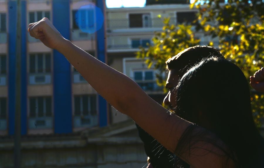 Επεισόδια στο Πολυτεχνείο: Τραυματίες και φθορές πριν την 52η επέτειο - FinanceNews.gr