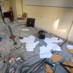 Κατάμεστο το Πολυτεχνείο: Μικροί και μεγάλοι άφησαν ένα λουλούδι στο προαύλιο (Βίντεο) - Financial Report