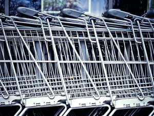 Με μισθούς του 2008 τα εγχώρια νοικοκυριά ψωνίζουν τρόφιμα το 2024 - FinanceNews.gr