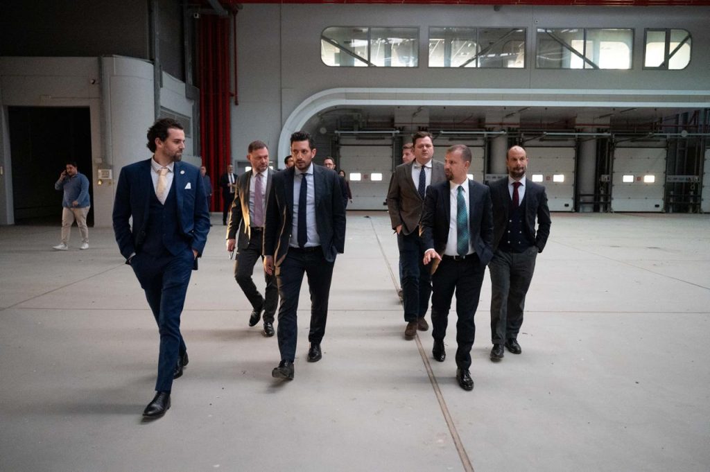 Επίσκεψη του αμερικανικού fund DFC στο Θριάσιο Εμπορευματικό Κέντρο - FinanceNews.gr