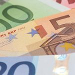 Το ευρώ φλερτάρει με τo 1,18 δολάριο