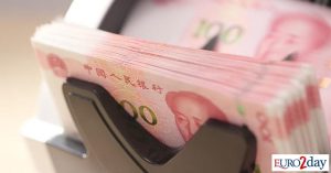 Το γουάν σπάει το φράγμα των 7 ανά δολάριο