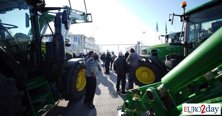 Αγροτικά μπλόκα σε Εθνική, Εγνατία και Ιονία Οδό