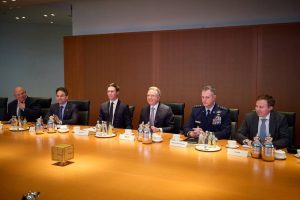 Πεντάωρη διάρκεια είχε ο πρώτος γύρος των συνομιλιών ΗΠΑ - Ουκρανίας στο Βερολίνο