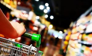 Οι τιμές στα σούπερ μάρκετ σταθεροποιούνται: Ποιες κατηγορίες «ξεφεύγουν» και γιατί - FinanceNews.gr