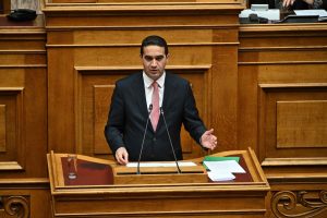 Κατρίνης: Σε ρήξη με στρατιωτικούς και τη διαφάνεια στο SAFE, το Υπουργείο Εθνικής Άμυνας