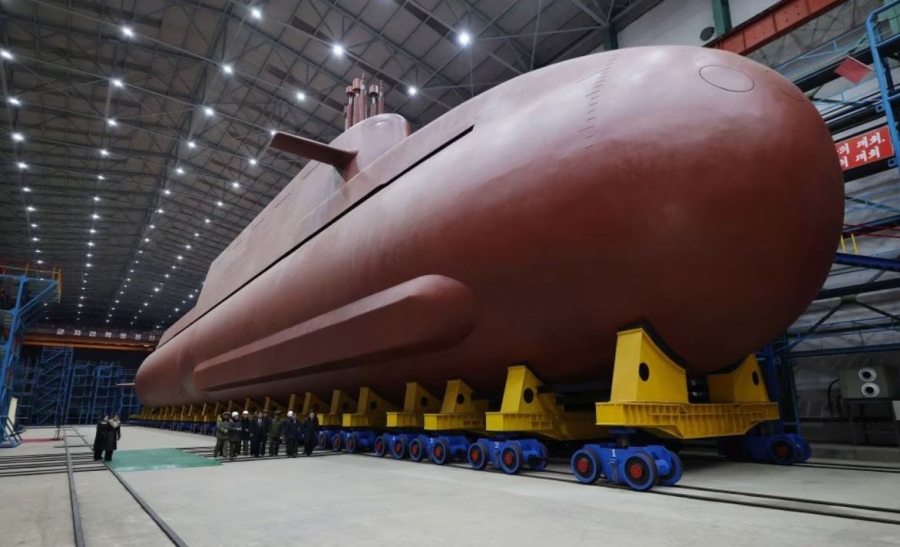 Αποκάλυψε το πρώτο πυρηνοκίνητο υποβρύχιο της η Βόρεια Κορέα – Ξεπέρασε τη Νότια Κορέα ο Kim Jong Un